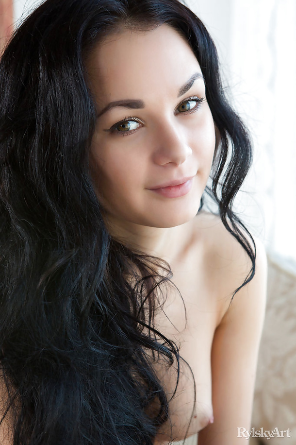 Josephine cute brunette loves to play erotic games