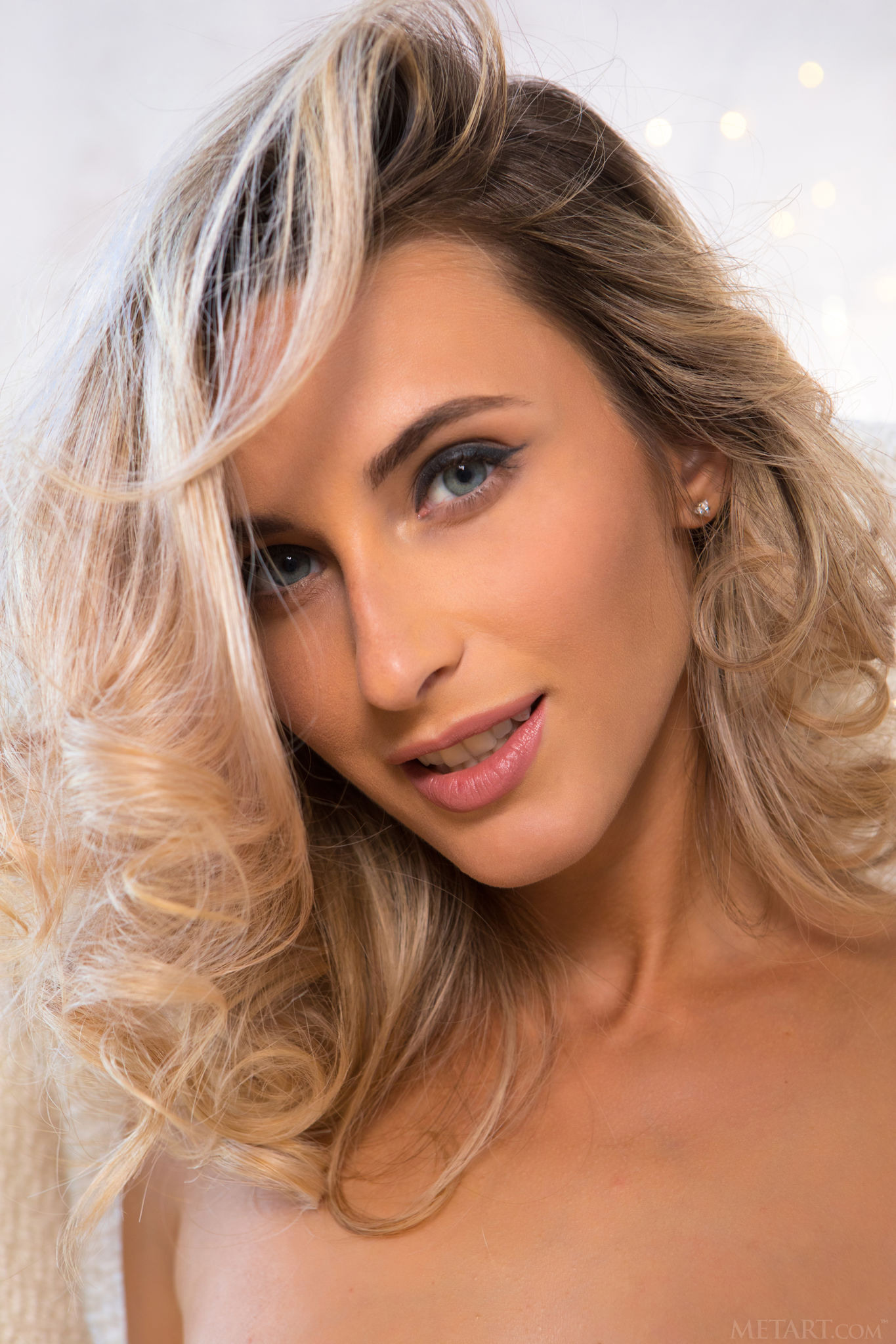 Amazing Babe Cara Mell Pussy Pics