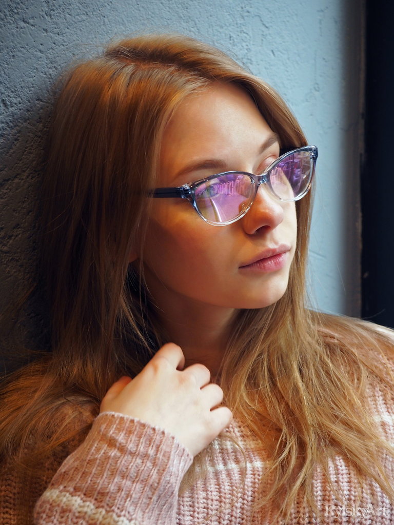 Blonde Teen Hottie Siya