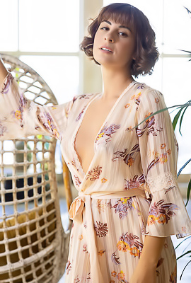 Alice Kelly Pussy Lips Parting Like Exotic Butterfly Wings