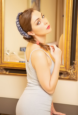 Anastasia Ocean Moves On To Fingering Her Creamy Twat