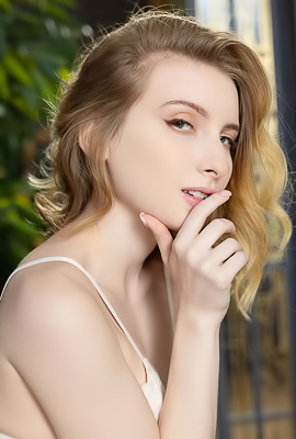 Minnie Lighter Nestles Between The Cheeks Of Her Gorgeous Bubble Butt