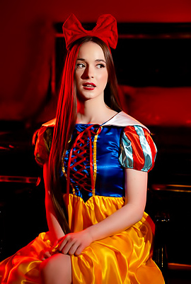 Bianca Beauchamp And Hazel Moore With Tight Natural Curves In Snow White XXX: A Porn Parody