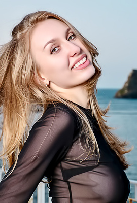 Lia Pink Her Beautiful Green Eyes Bright With Passion