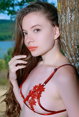 Dariana Caresses Her Lovely Breasts And Peachy Bottom