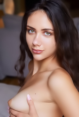 Vixi Rafi Stunning Debut Features Bold Poses, Moist Pussy, And Gorgeous Curves