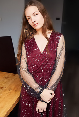 Bellaria Alluring Pussy Spread And Natural Beauty In An Artistic Set