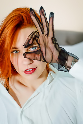 Ariel Dawn Seduces In A Chic Bedroom Ensemble, Showcasing Her Allure