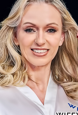 Midnight Creampie Fun With Hollys Blonde Curls