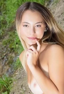 Arianas Sheer Several Faces Mirror Her Naughty Intentions